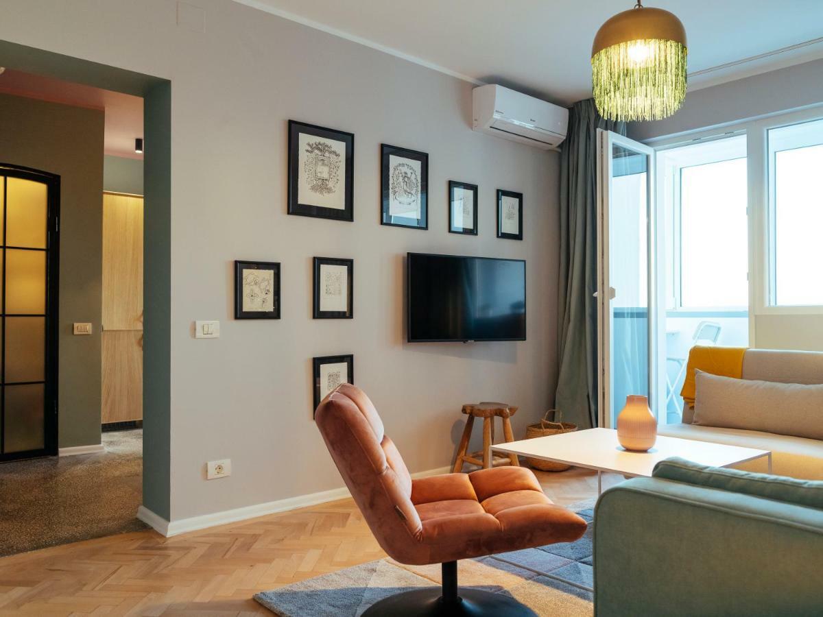 ParkLake Design Apartment - Fabulous View - Netflix Boekarest Buitenkant foto
